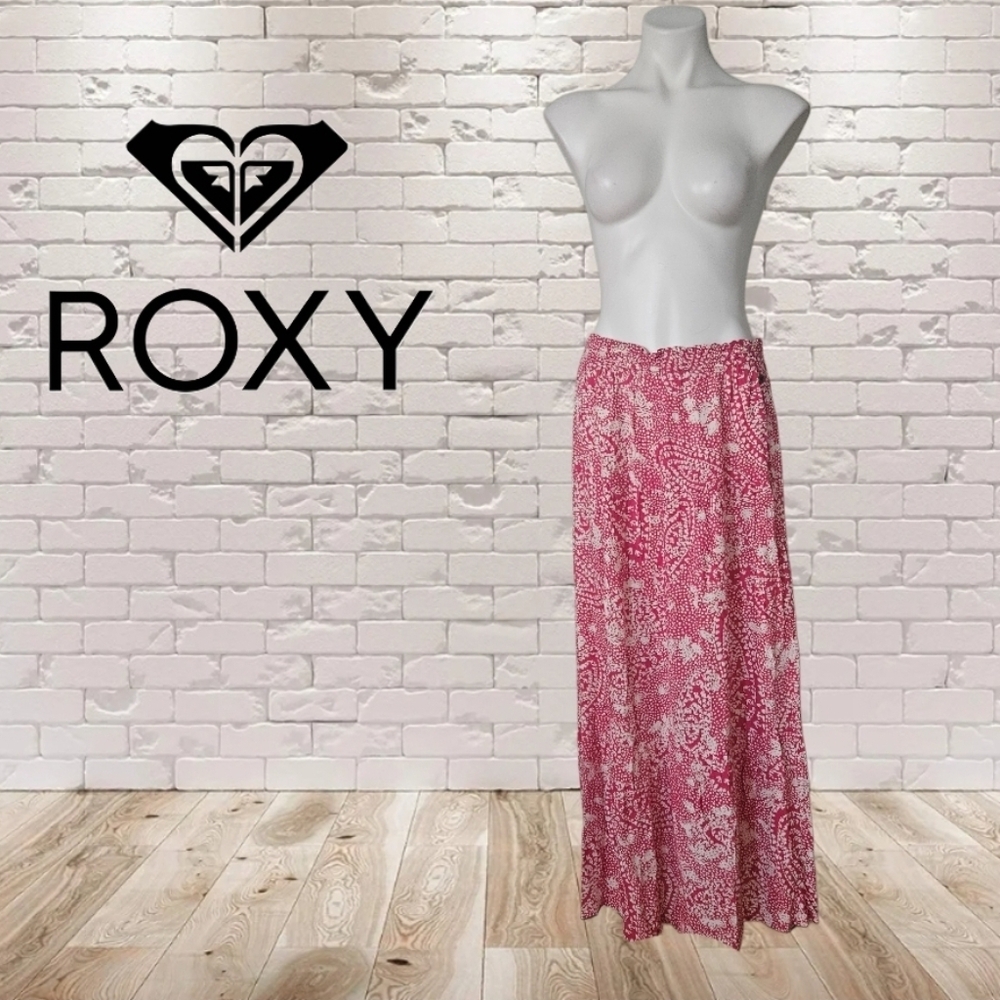 Roxy Pink and White Paisley Skirt
